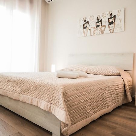Wagner House Apartment Ачиреале Екстериор снимка