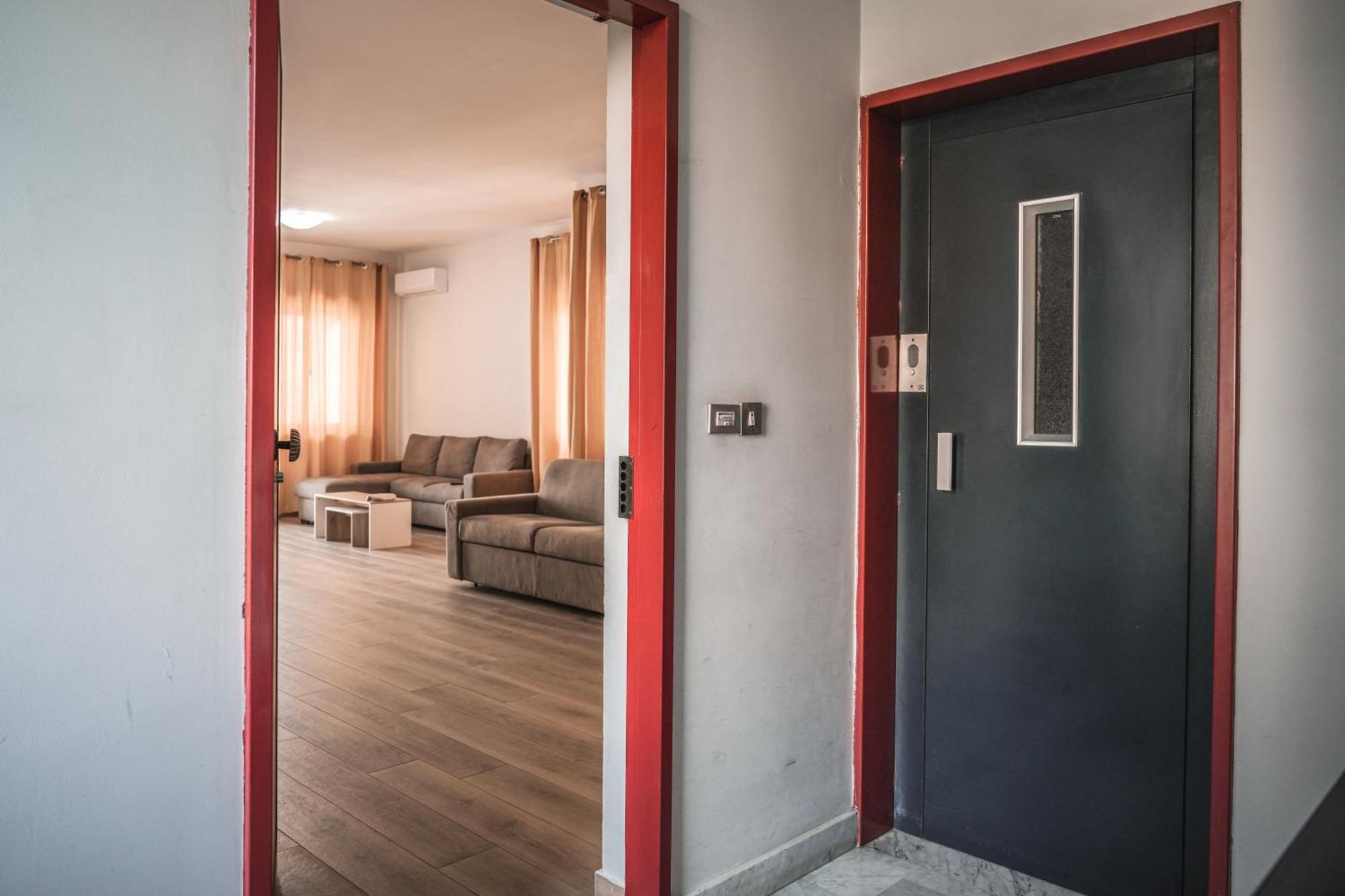 Wagner House Apartment Ачиреале Екстериор снимка